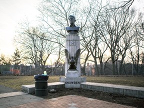 A large molded bust of Edward Snowden is pictured in Fort Greene Park in New York, April 6, 2015. (AYMANN ISMAIL/Animal New York/Reuters)