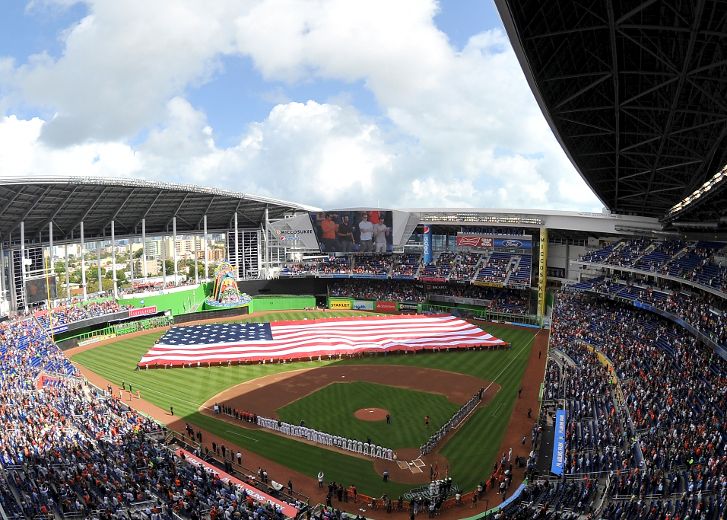 Marlins game delayed by rain despite retractable roof