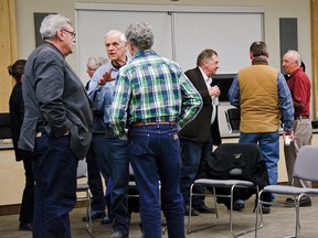 MD councillors chat with their constituents during a coffee with council session on March 24, 2015. John Stoesser photo/QMI Agency.