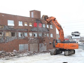 JOHN LAPPA/The Sudbury Star
Demolition is carried out at the Kingsway Hotel in January, 2014.