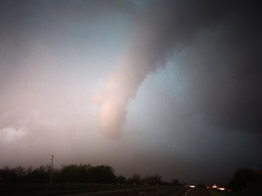 File photo of a tornado in Keystone Lake, Oklahoma, March 25, 2015.  REUTERS/Jeff Piotrowski
