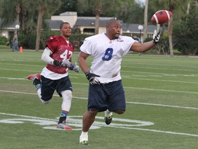 Nik Lewis goes after a pass during Montreal Alouettes training in Vero Beach, Fla. on April, 15, 2015. (Keith Carson/Postmedia Network)