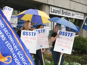 Ontario Secondary School Teachers' Federation picket Minister Laurel Broten's Constituency office located in Etobicoke ,on Friday September 14, 2012, in Toronto.
(Veronica Henri/Postmedia Network)