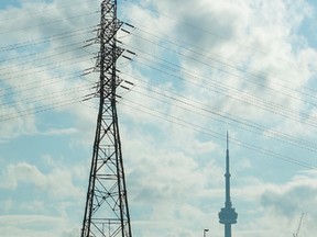 A hydro tower in Toronto. (DAVE THOMAS, Toronto Sun)