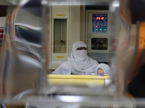 Nurses work in the emergency department at Al-Noor Specialist Hospital in Mecca in this Sept. 30, 2014 file photo. (REUTERS/Muhammad Hamed)