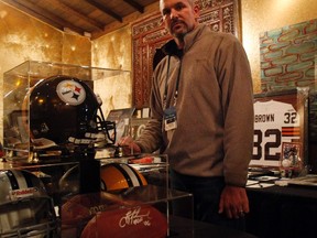 Former NFL running back Kevin Turner was diagnosed with Amyotrophic Lateral Sclerosis (ALS), also known as Lou Gehrig's disease, after his playing days. (Mike Stone/Reuters/Files)