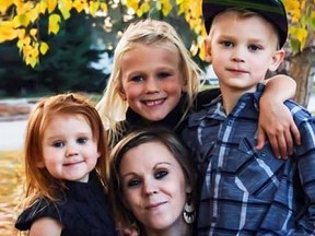 LaTasha Gosling and her three children Janyaa, Jenika and Landen. (Gofundme.com)