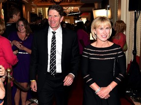 Mike Babcock of the Detroit Red Wings and his wife Maureen arrive on the red carpet prior to the 2014 NHL Awards at Encore Las Vegas on June 24, 2014 in Las Vegas, Nevada. (Ethan Miller/Getty Images/AFP)