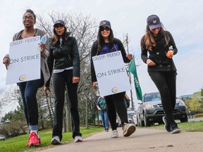 Peel teachers picket out front of the Peel District School Board on Hurontario St. in Mississauga on Monday, May 4, 2015. (Dave Thomas/Toronto Sun)