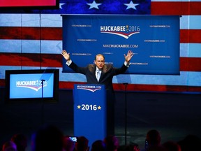 U.S. Republican presidential candidate and former Arkansas Governor Mike Huckabee addresses supporters as he formally launches his bid for the 2016 Republican presidential nomination during an event in Hope, Arkansas May 5, 2015. REUTERS/Mike Stone