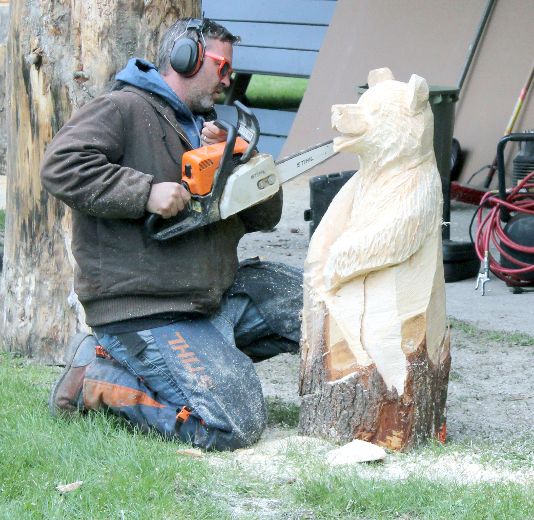 Woodcarvers Gather At Woodeden Camp 