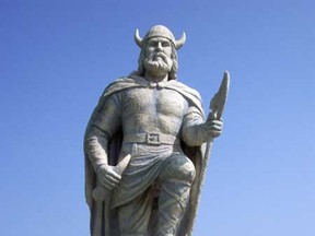 gimli viking statue