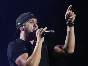 Luke Bryan brought the party to 12,000 country fans. (BRIAN DONOGH/Winnipeg Sun)