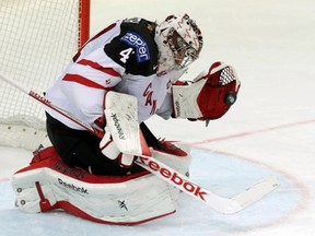 Mike Smith is ranked 14th among goaltenders at the world hocky championship, with a .8988 save percentage. (David W. Cerny, Reuters)