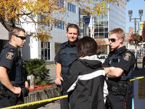 John Lappa/The Sudbury Star
Greater Sudbury Police officers investigate a shooting in 2010.