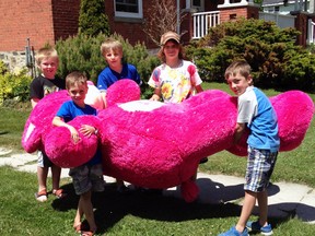 This past Saturday was a great day for garage sales everywhere, but nowhere was the haul more impressive than Ben Fizell’s (back row, middle) after he won this teddy bear from the Monkton Presbyterian Church kids’ draw. The bear was so massive that he needed help from friends Cayden Hulley (left), Dakota Leung and twins Evan and Cash Goodyer (in front) to bring it home. JUANITA BELFOUR PHOTO