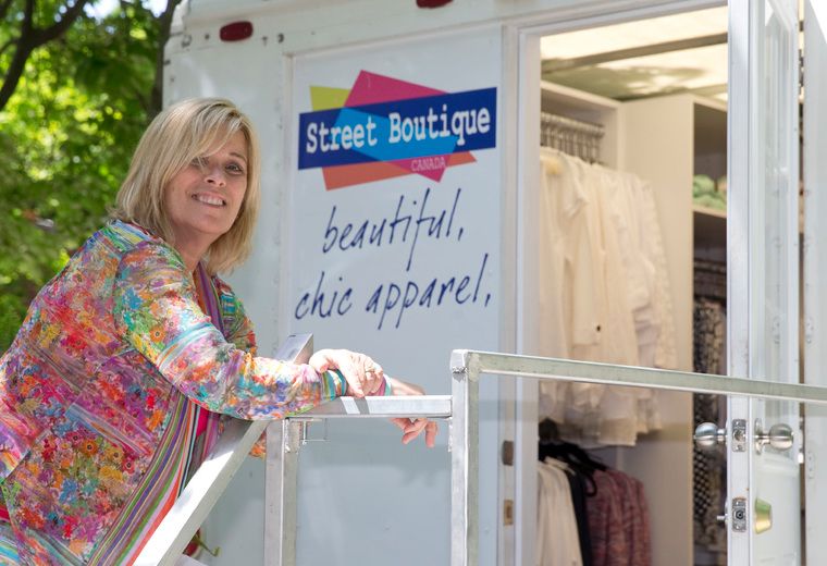 Rolling boutique allows owner to bring clothing to customers