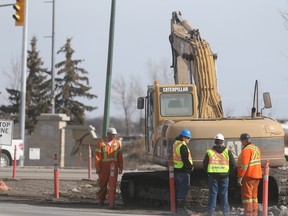 Work on Plessis Road is running behind schedule. (Chris Procaylo/Winnipeg Sun file photo)