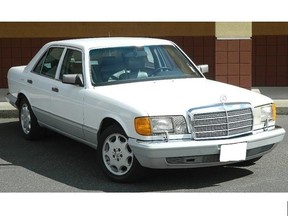 Image of 1986-1991 Mercedes Benz, S-Class, 4-door white sedan, similar to vehicle sought in hit-run on Bloor.