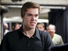 Connor McDavid wants to blend in as just another draft-eligible prospect when he takes part in the physical testing portion of the NHL combine this weekend. (REUTERS)
