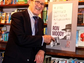 Ron Moody (WENN.COM file photo)