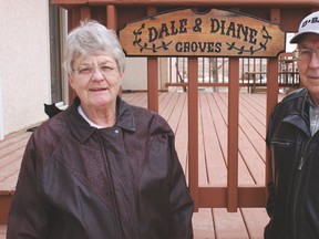 Dale and Diane Groves