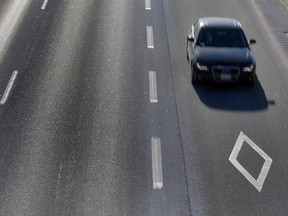 HOV Lanes along Hwy. 403, near Hurontario St. (DAVE ABEL, Toronto Sun)