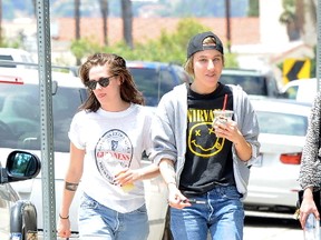 Kristen Stewart and Alicia Cargile (WENN.COM)