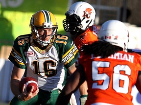 Eskimos backup QB Matt Nichols made a brief appearance in the first half before James Franklin took over. (Carmine Marinelli, Postmedia Network)