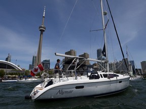 Boaters take advantage of warm weather in Toronto Harbour on Saturday, June 20, 2015. (Dave Abel/Toronto Sun)