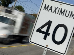 Speed limit sign of 40 km/h in Toronto. (Toronto Sun files)