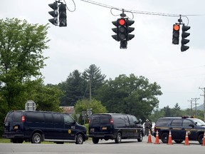 New York State Police engage in a manhunt for two prisoners Richard Matt and David Sweat in Friendship, New York June 21, 2015.  REUTERS/Aaron Harris