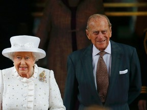 Britain's Queen Elizabeth and Prince Philip leave the Adlon hotel in Berlin, Germany, on June 24, 2015. (REUTERS/Hannibal Hanschke)