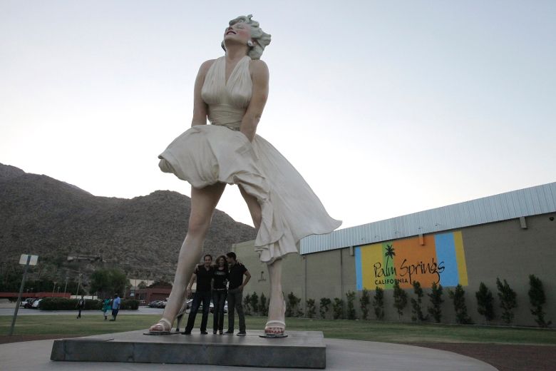 Seward Johnson's lifesize human sculptures take over NYC pedestrian