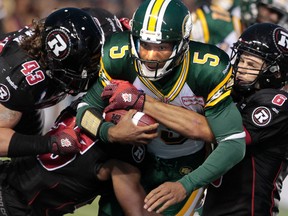 Pat White often carried the ball for the Eskimos in short-yardage situations, something Matt Dunigan wasn't called on to do. (Tony Caldwell, Postmedia Network)