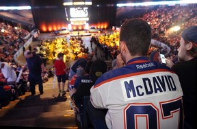 Edmonton Oilers fans welcome Connor McDavid