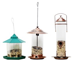 This summer, give thanks to our feathered friends for their influence on home decor with a stylish new bird feeder for the backyard.