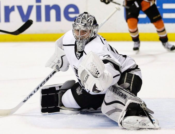 Sharks acquire former Kings backup goalie Martin Jones from Bruins – New  York Daily News