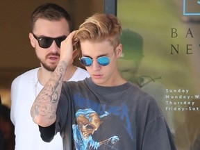 Justin Bieber  has been enjoying a break in a sunsoaked resort with pals. (WENN.COM)