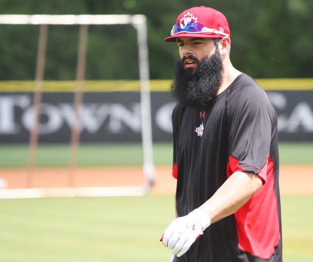 Long live the beard: Mike Napoli takes it all off