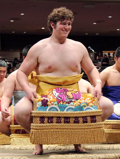 Canadian sumo wrestler Brodik Henderson going pro in Japan