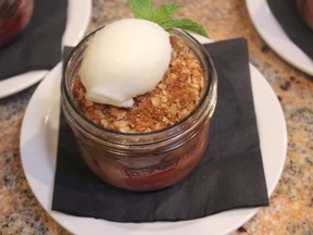 Strawberry Rhubarb Crumble