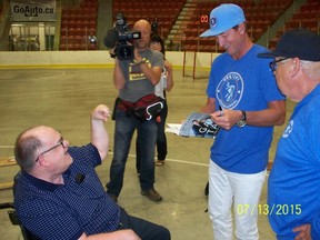 Cam Tait and Wayne Gretzky meet July 13, 2015. (SUPPLIED PHOTO)