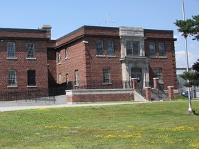 16 north bay jail