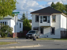 Jim Moodie/The Sudbury Star
A young man was forcibly confined in this house on St. Charles Street in the Flour Mill beginning Tuesday at 9 a.m., but escaped on Wednesday morning, according to Greater Sudbury Police. Four people have been arrested in relation to the incident, as well as an assault against a different individual on Moonlight Avenue.