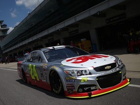 Jeff Gordon failed to advance to the second round of qualifying and will start 19th in Sunday’s Brickyard 400, where the veteran driver will attempt to win for a sixth time in Indianapolis. (AFP/PHOTO)