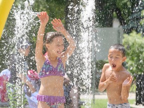 Winnipeggers and those living elsewhere in the Red River Valley and southeastern Manitoba are encouraged to find ways to beat the heat on Monday. (BRIAN DONOGH/WINNIPEG SUN FILE PHOTO)