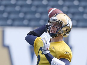 Drew Willy will be back under centre to start Thursday's game for the Bombers, despite suffering what's believed to be a knee sprain during Saturday's loss in Edmonton. (CHRIS PROCAYLO/WINNIPEG SUN)