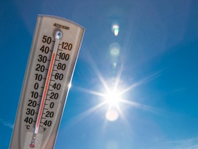 Thermometer testing the outdoor temperature. (Errol McGihon/Ottawa Sun)