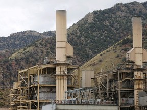 Smoke no longer rises out of the smokestacks at the coal-fired Castle Gate Power Plant outside Helper, Utah August 3, 2015. The plant was closed in the Spring of 2015 in anticipation of new EPA regulations. President Barack Obama challenged America and the world to step up efforts to fight global warming on Monday at the formal unveiling of his administration's controversial, ramped-up Clean Power Plan to cut carbon emissions from U.S. power plants. (REUTERS/George Frey)